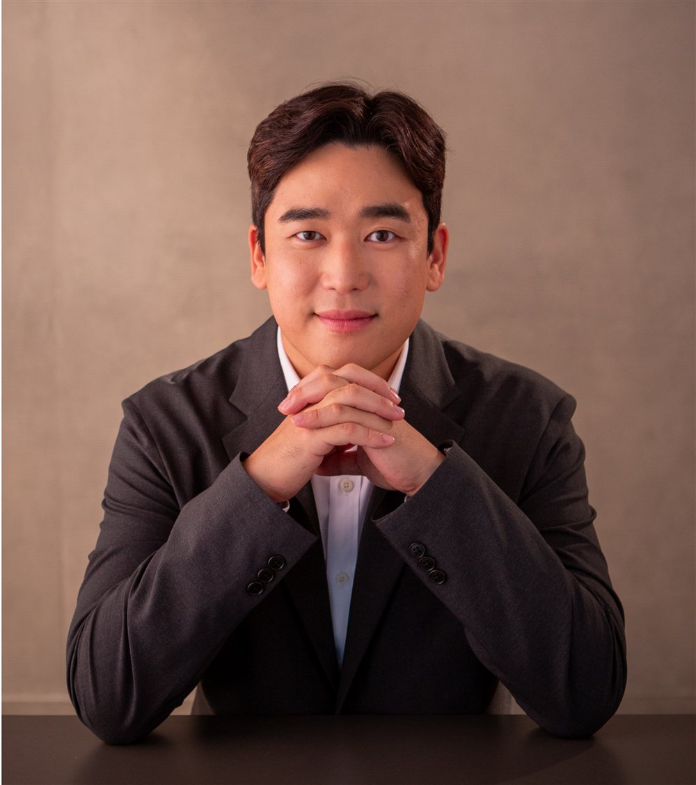 Chung-Young Lee